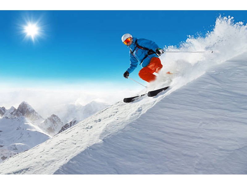 CASTING BARBATI SCHIORI LA NIVEL MEDIU-AVANSAT - RECLAMA MAGAZIN CU ARTICOLE SPORTIVE	