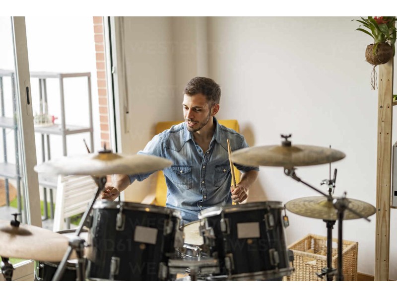 CASTING BARBATI TOBOSARI 20-40 ANI - RECLAMA CIOCOLATA